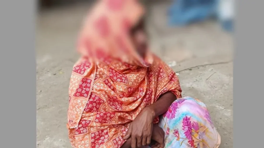 পরকীয়া: চার সন্তানের জনকের বাড়িতে বিয়ের দাবিতে অনশন তিন সন্তানের জননীর